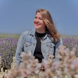 Meet your Posher, Emily
